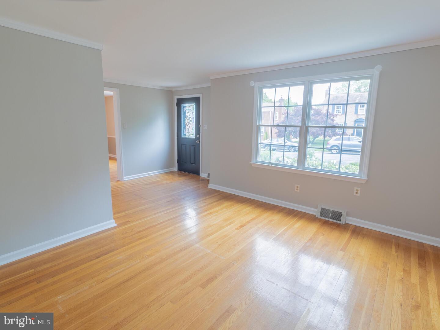 2212 Beaumont Road Wilmington, DE 19803 - Photo 3 of 27 Bright Open Living Room