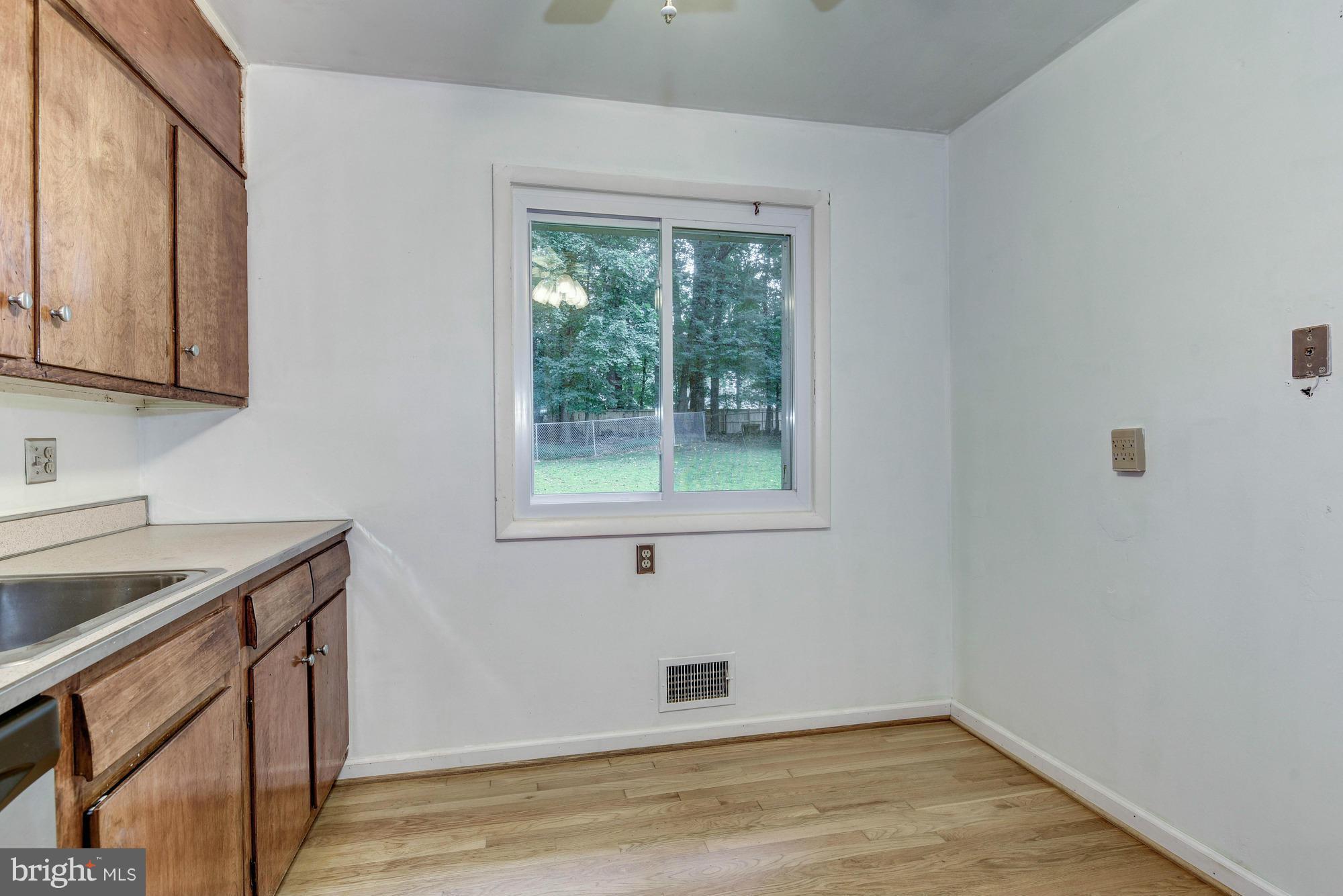 4208 Southend Road Rockville, MD 20853 - Photo 6 of 18 Kitchen