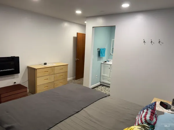 $679,000 | 643 South Main Street, Cascade, ID 83611