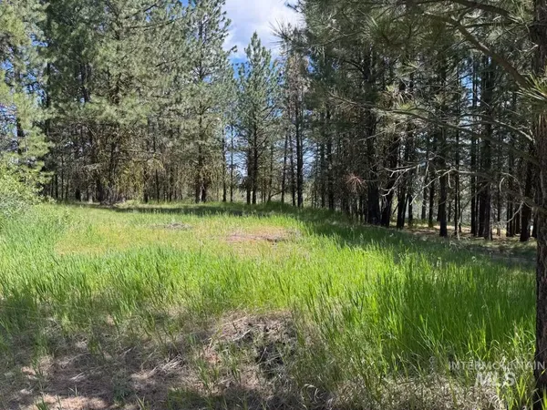 $679,000 | 643 South Main Street, Cascade, ID 83611