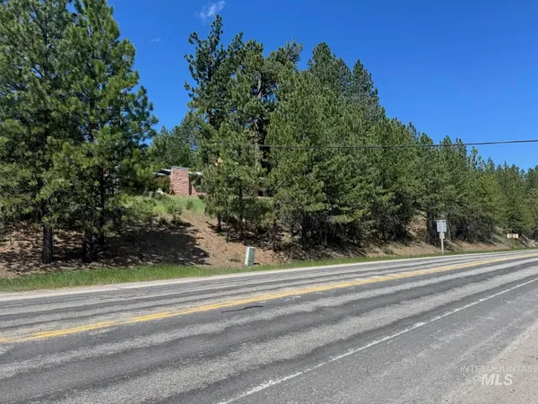 $679,000 | 643 South Main Street, Cascade, ID 83611