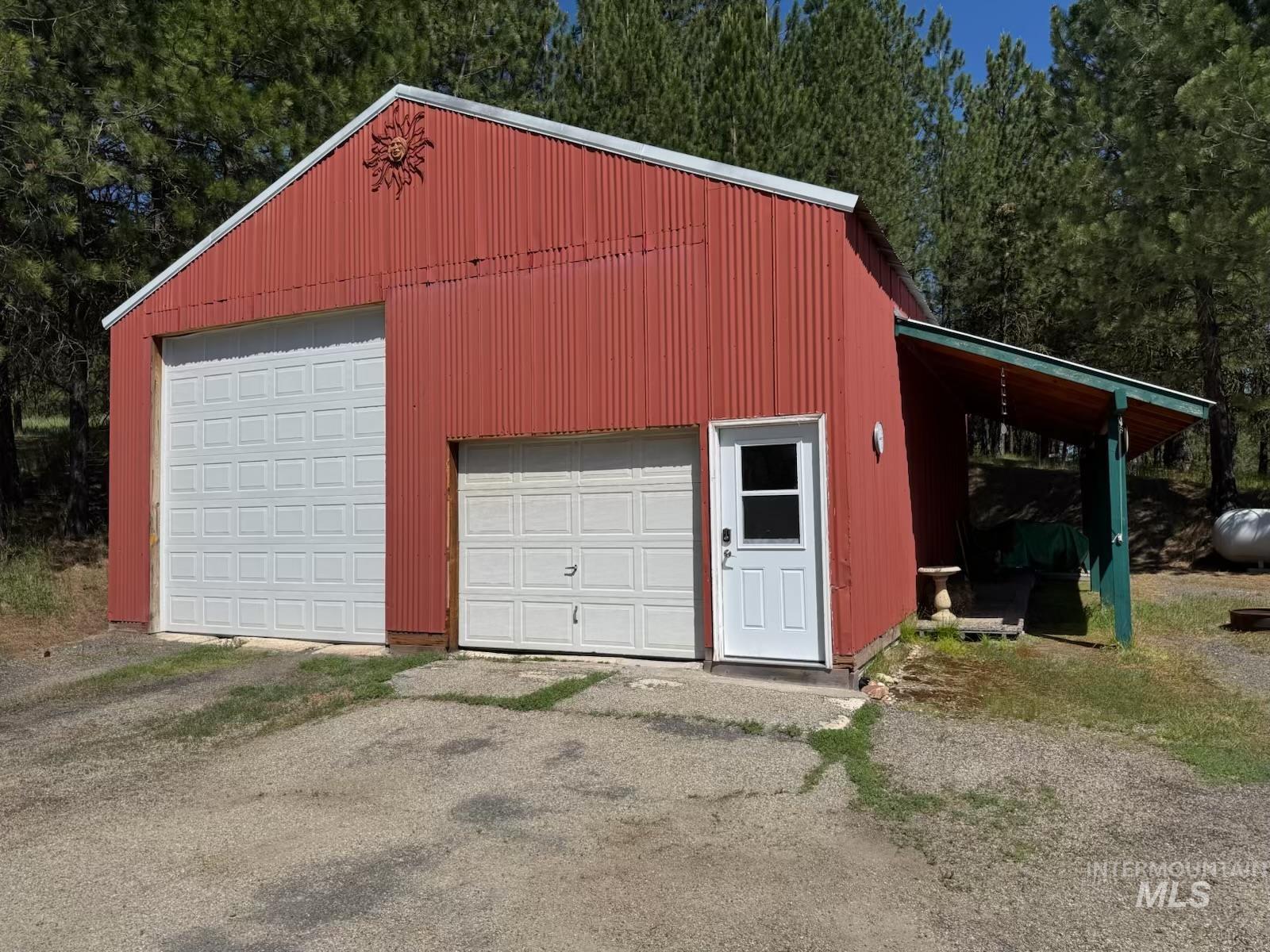 643 South Main Street Cascade, ID 83611 - Photo 4 of 38 Garage featuring a detached garage