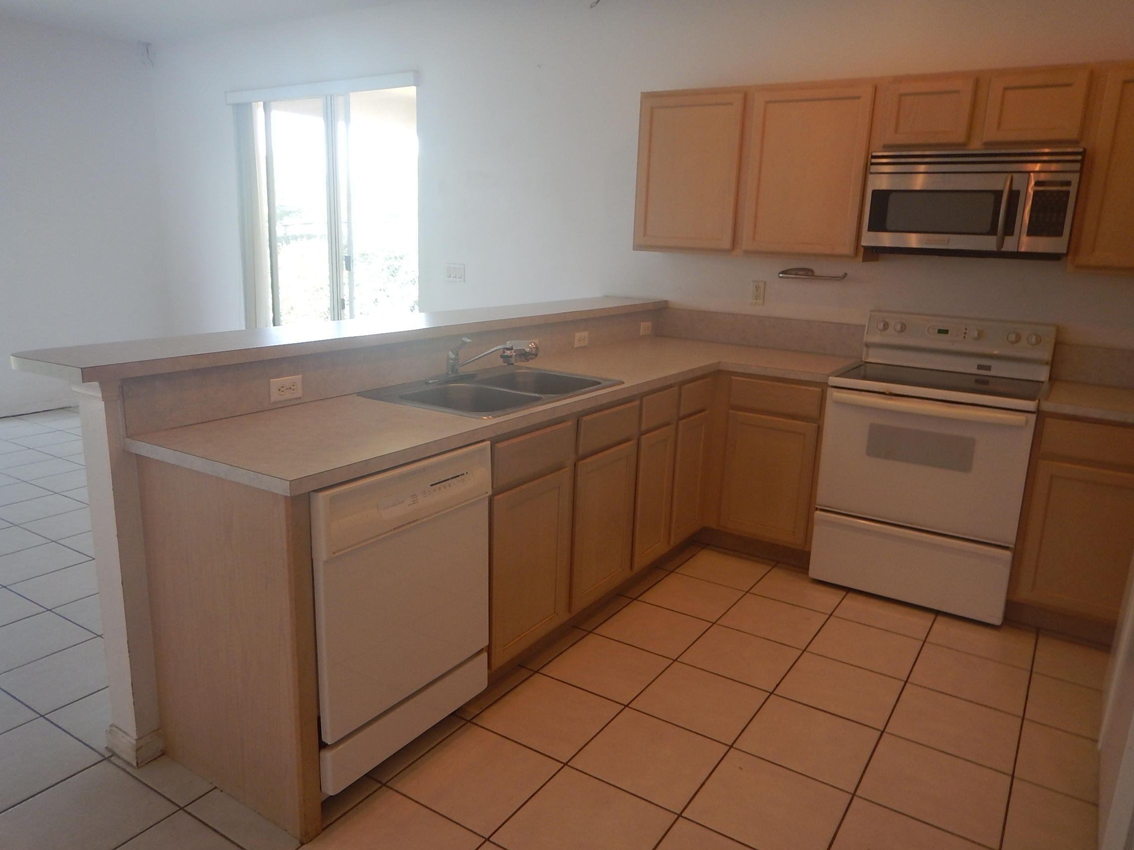 1196 Hatteras Circle West Palm Beach, FL 33413 - Photo 3 of 29 DSCN0877