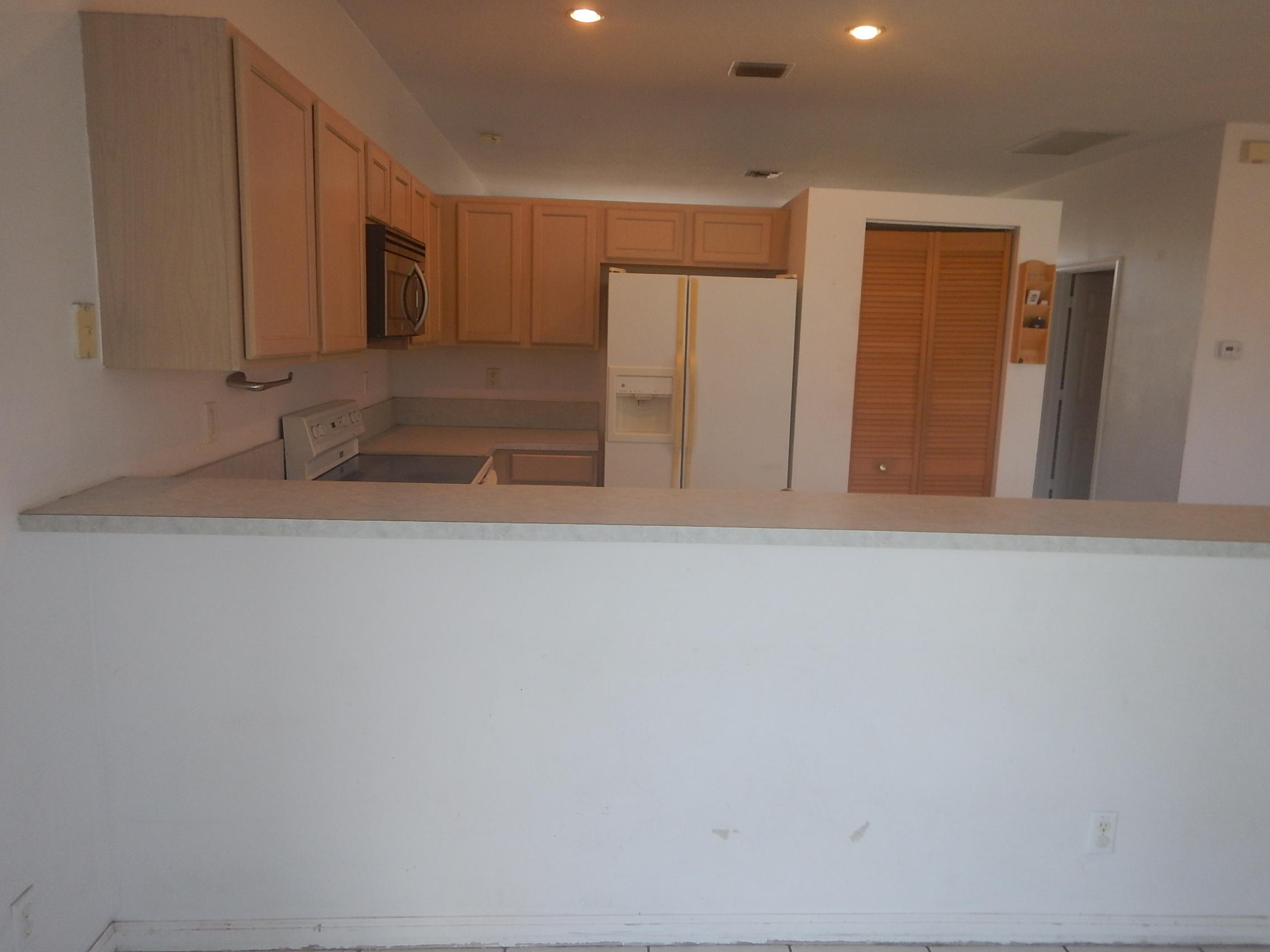 1196 Hatteras Circle West Palm Beach, FL 33413 - Photo 4 of 29 DSCN0874