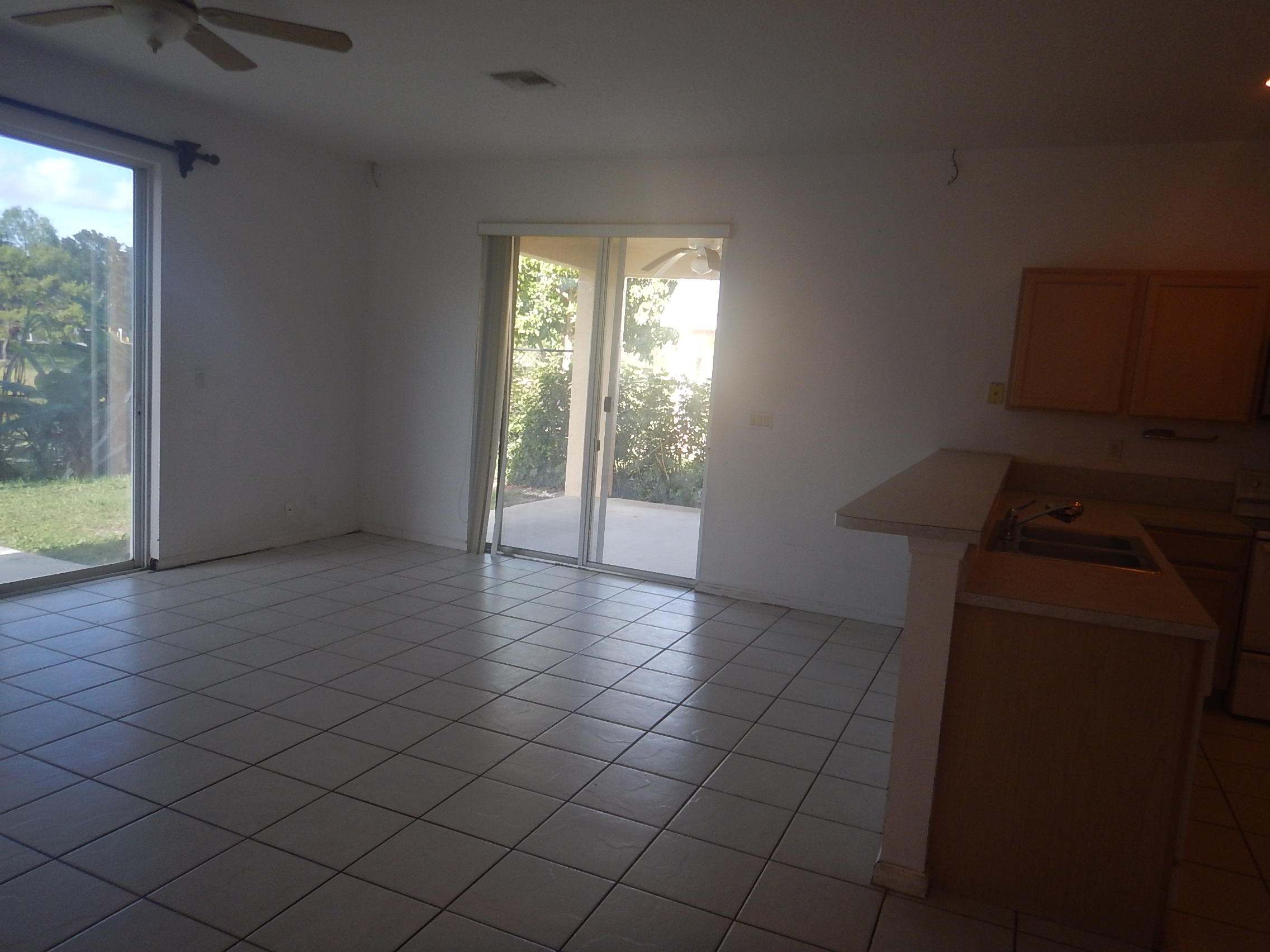 1196 Hatteras Circle West Palm Beach, FL 33413 - Photo 5 of 29 DSCN0871