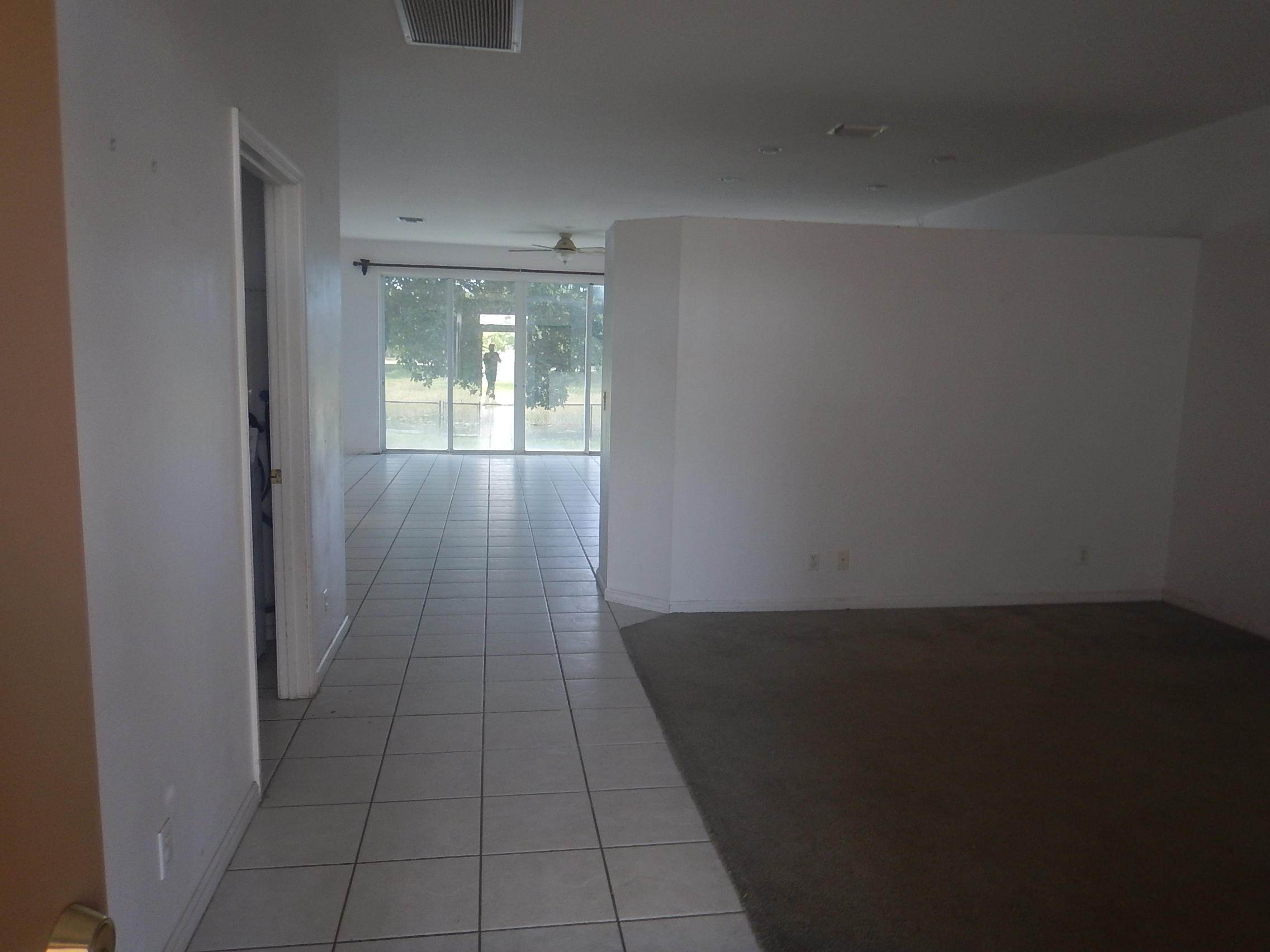 1196 Hatteras Circle West Palm Beach, FL 33413 - Photo 9 of 29 DSCN0869
