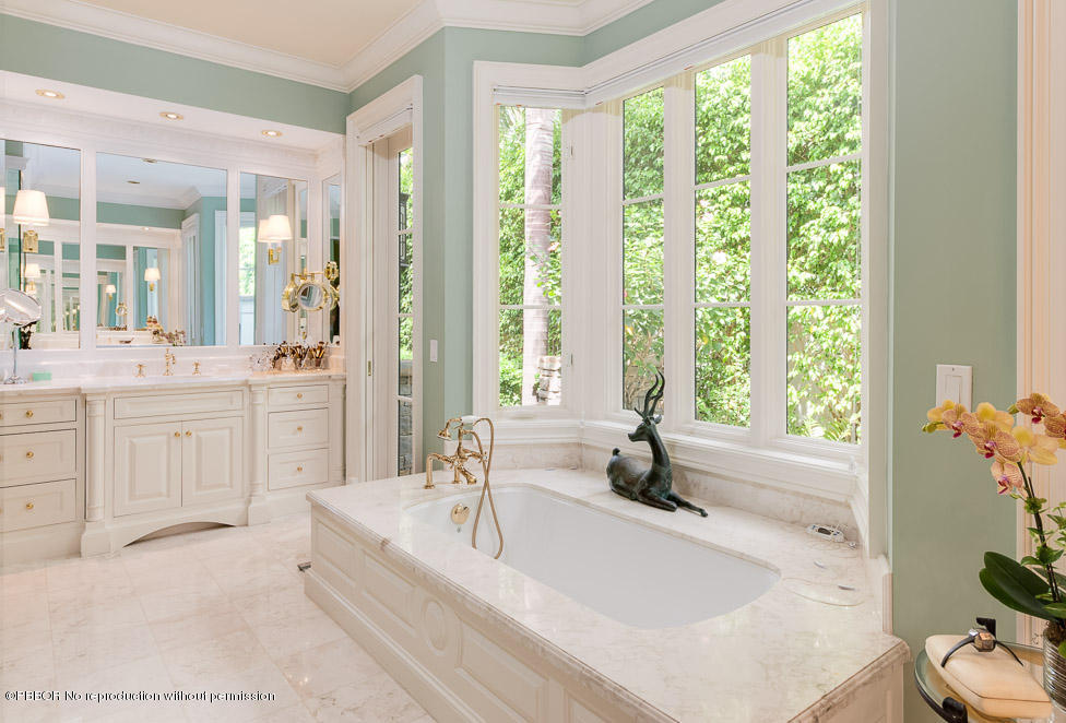 253 Ridgeview Drive Palm Beach, FL 33480 - Photo 8 of 12 Master Bath
