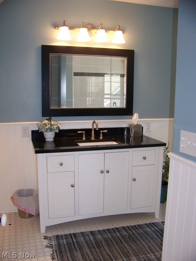 9436 River Styx Road Wadsworth, OH 44281 - Photo 9 of 25 2nd floor bath