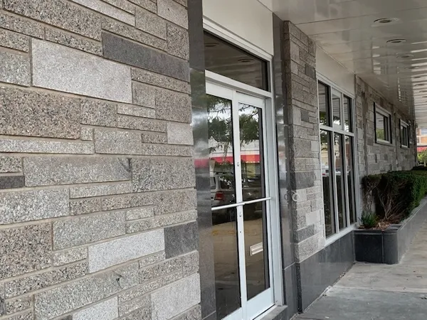 $2,700 | 6227 Cermak Road, Unit 300, Berwyn, IL 60402