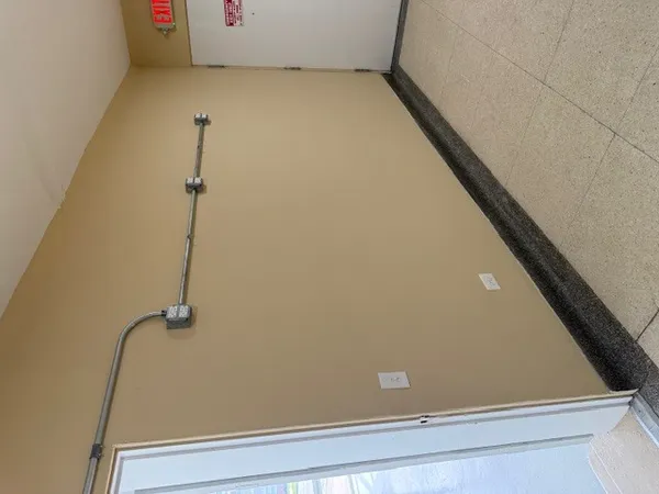 $2,700 | 6227 Cermak Road, Unit 300, Berwyn, IL 60402