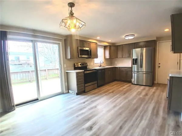 $2,800 | 8244 Mantova Drive, Clay, NY 13041