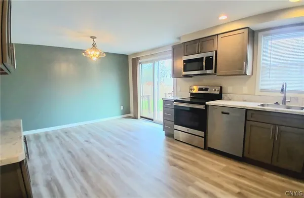 $2,800 | 8244 Mantova Drive, Clay, NY 13041