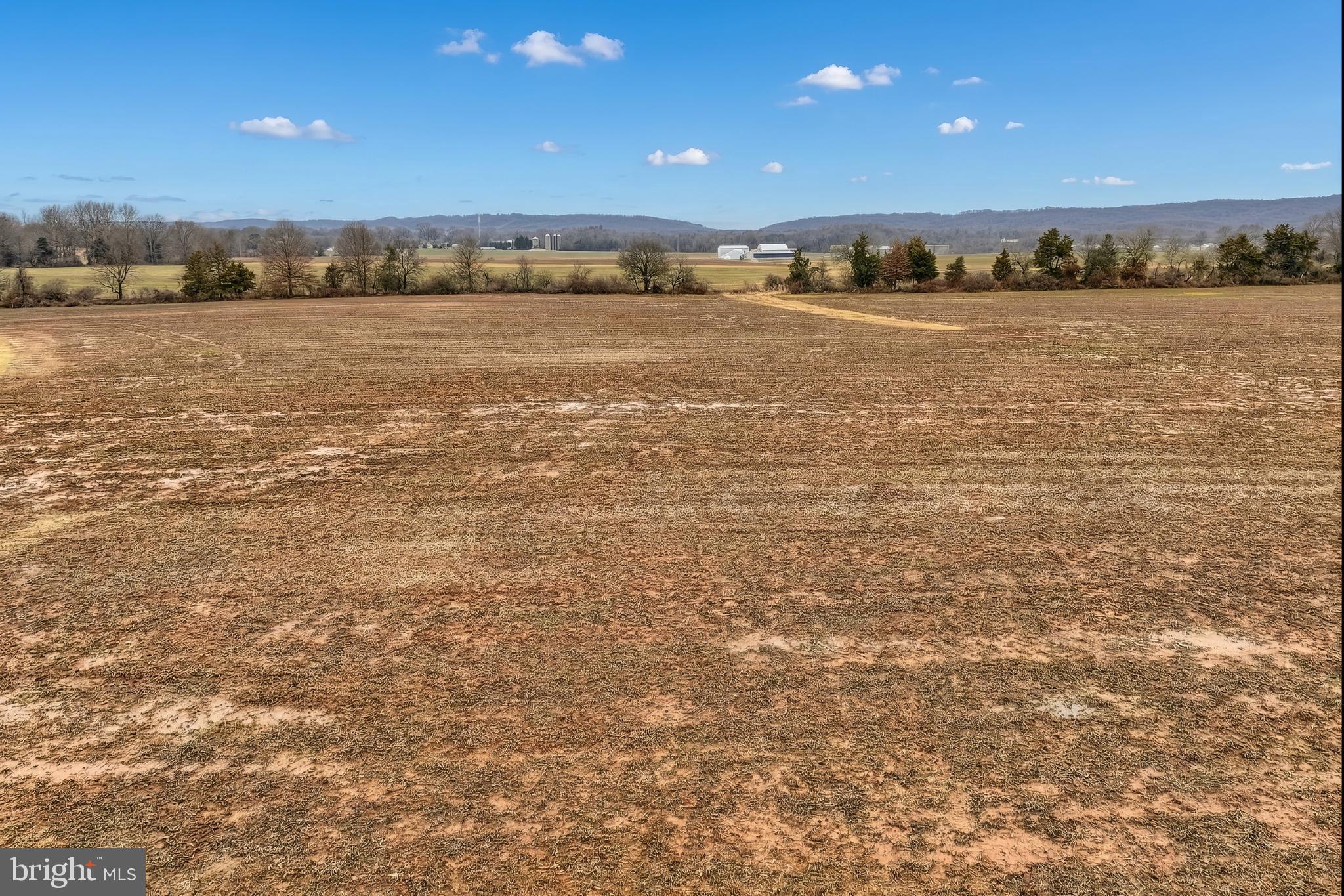 4275 West Canal Road Dover, PA 17315 - Photo 2 of 13 a view of an ocean
