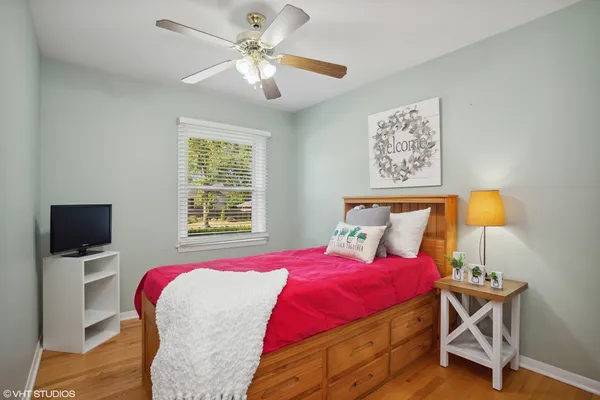 $3,750 | 309 East Madison Street, Elmhurst, IL 60126