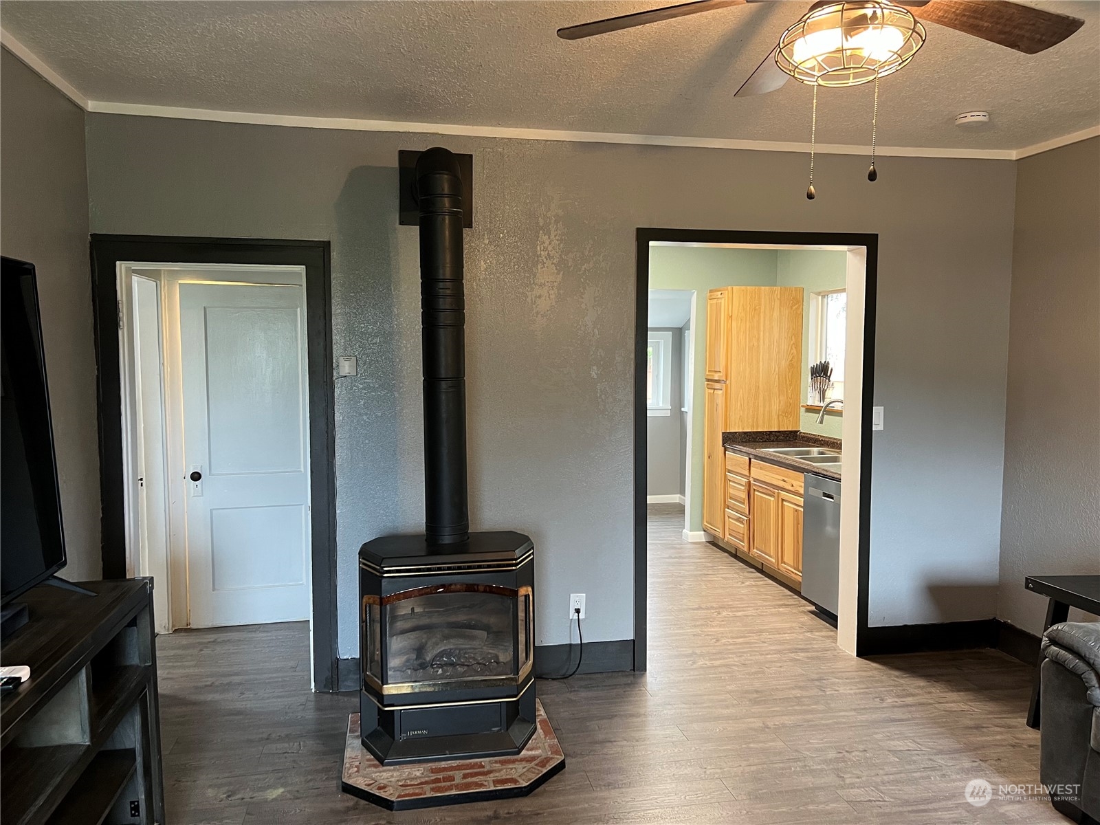 54 Southwest 9th Street Chehalis, WA 98532 - Photo 3 of 21 Gallery Image 3