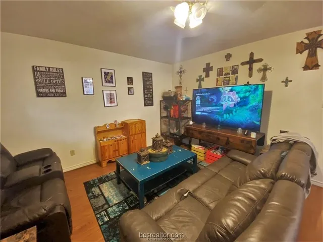 $1,400 | 403 Park Road, Unit A, College Station, TX 77840