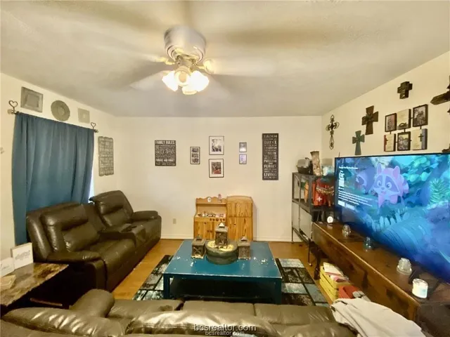 $1,400 | 403 Park Road, Unit A, College Station, TX 77840