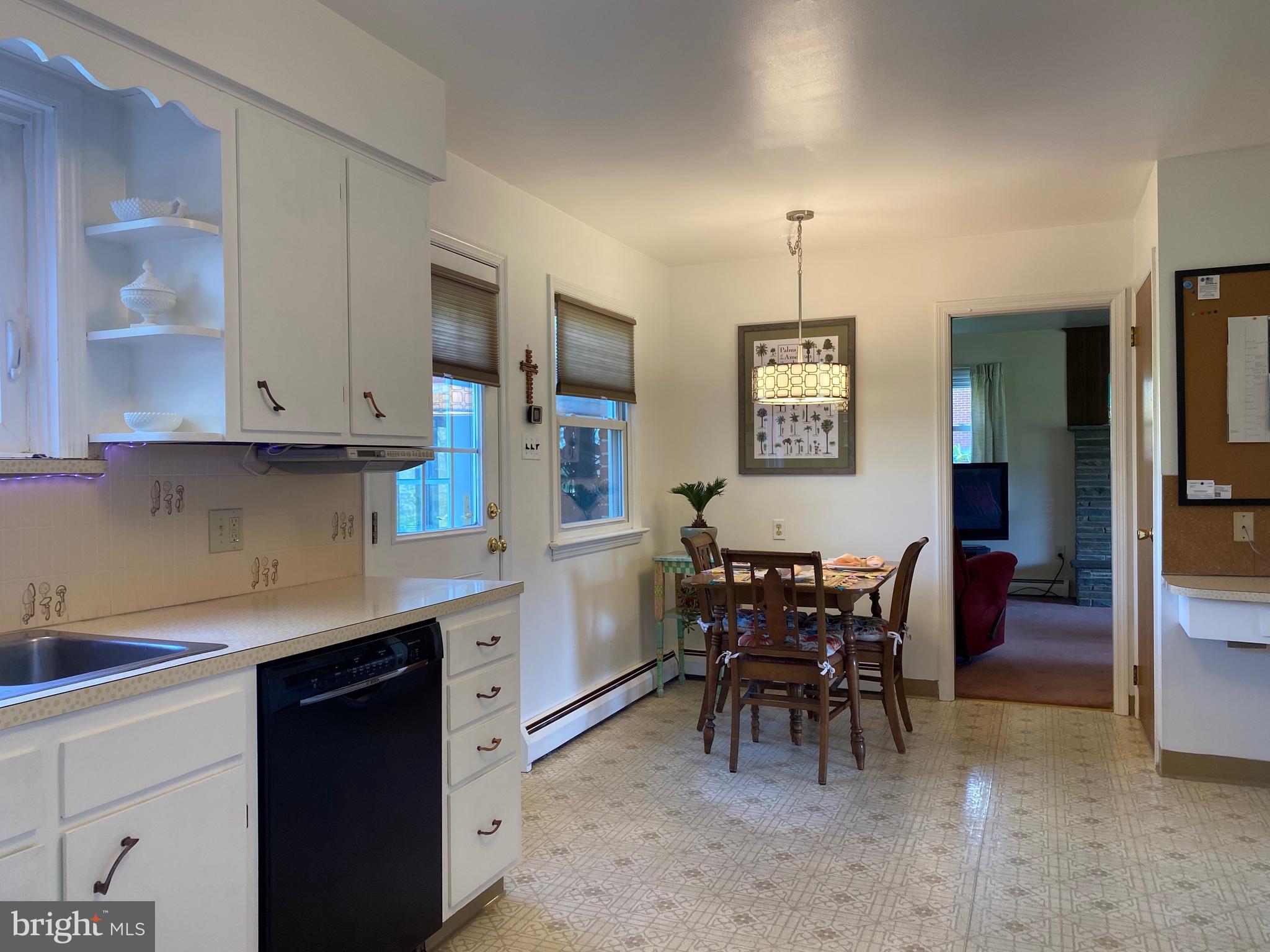 591 Beck Road Souderton, PA 18964 - Photo 13 of 35 Kitchen & Breakfast Room