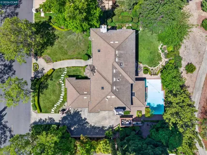 $2,998,800 | 5303 Blackhawk Drive, Danville, CA 94506