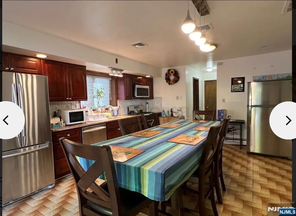 653 Maple Avenue, Unit 2A Ridgefield, NJ 07657 - Photo 5 of 9