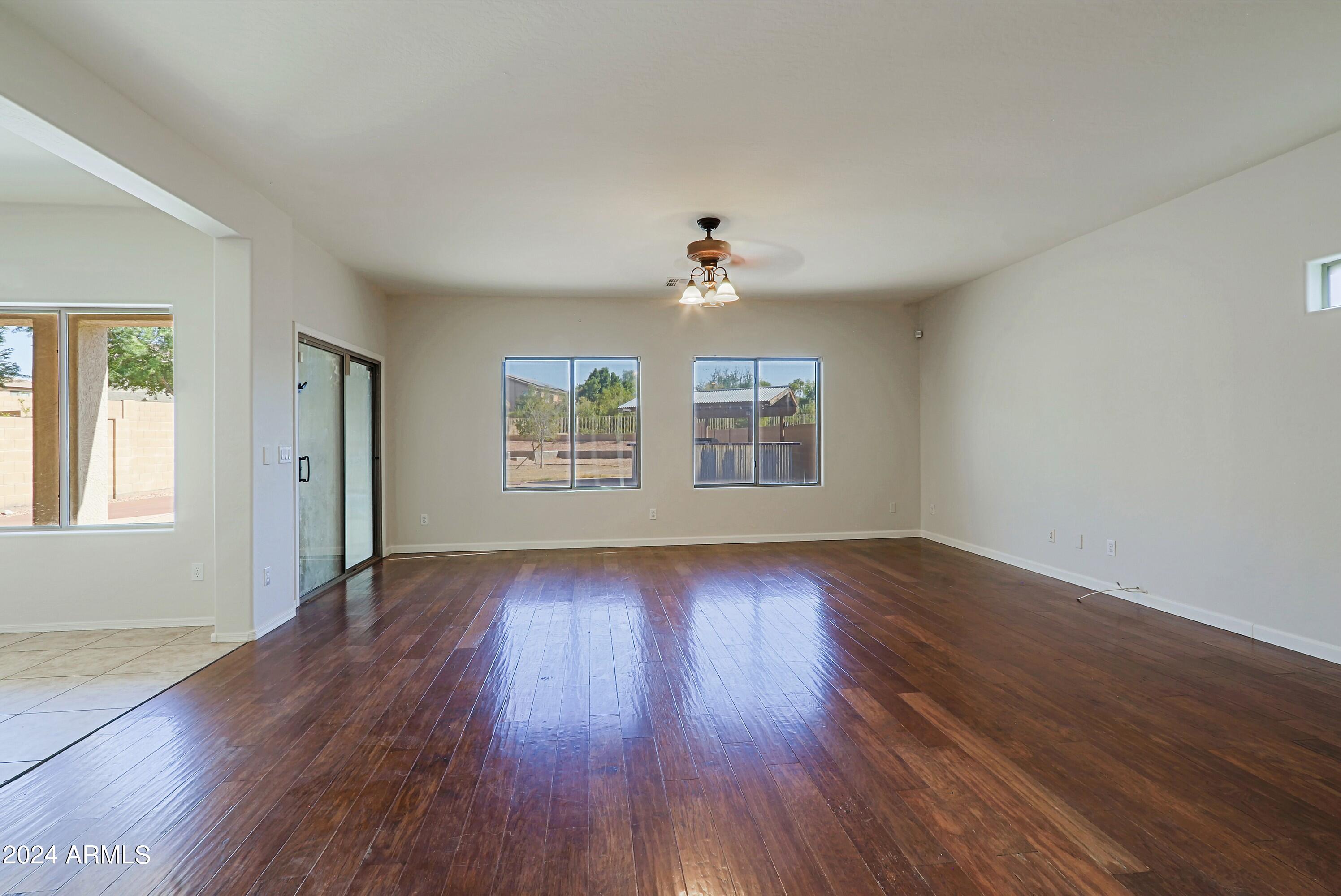 5319 West Beverly Road Laveen, AZ 85339 - Photo 13 of 50 Greatroom