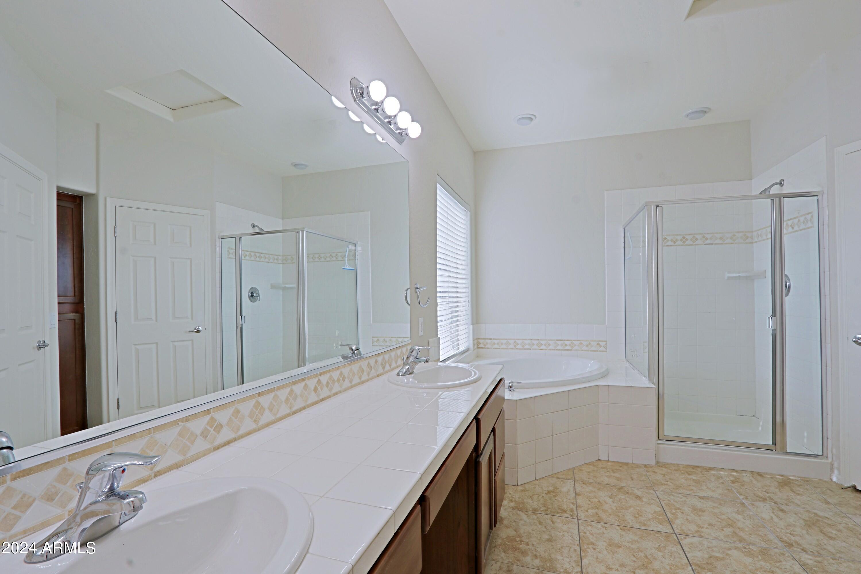 5319 West Beverly Road Laveen, AZ 85339 - Photo 23 of 50 Primary bathroom