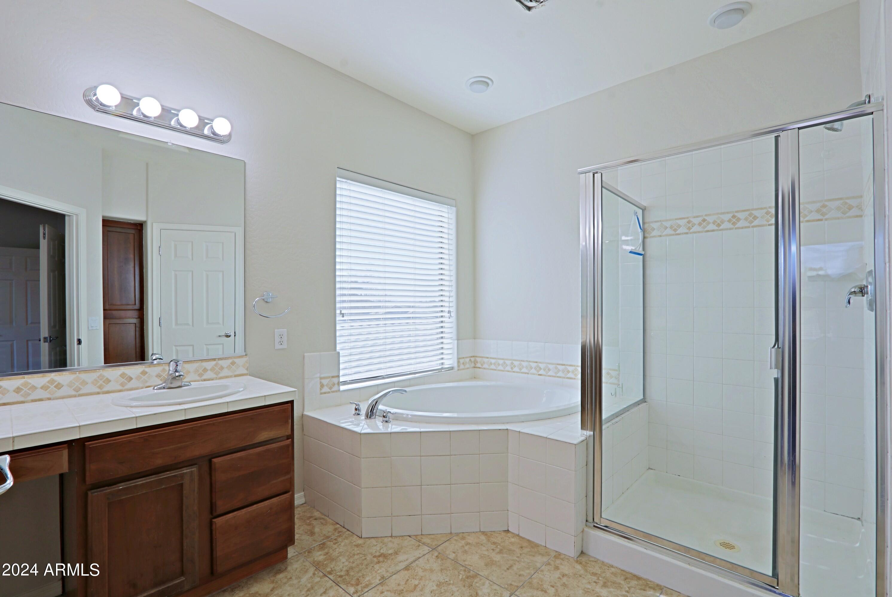 5319 West Beverly Road Laveen, AZ 85339 - Photo 24 of 50 Primary bathroom