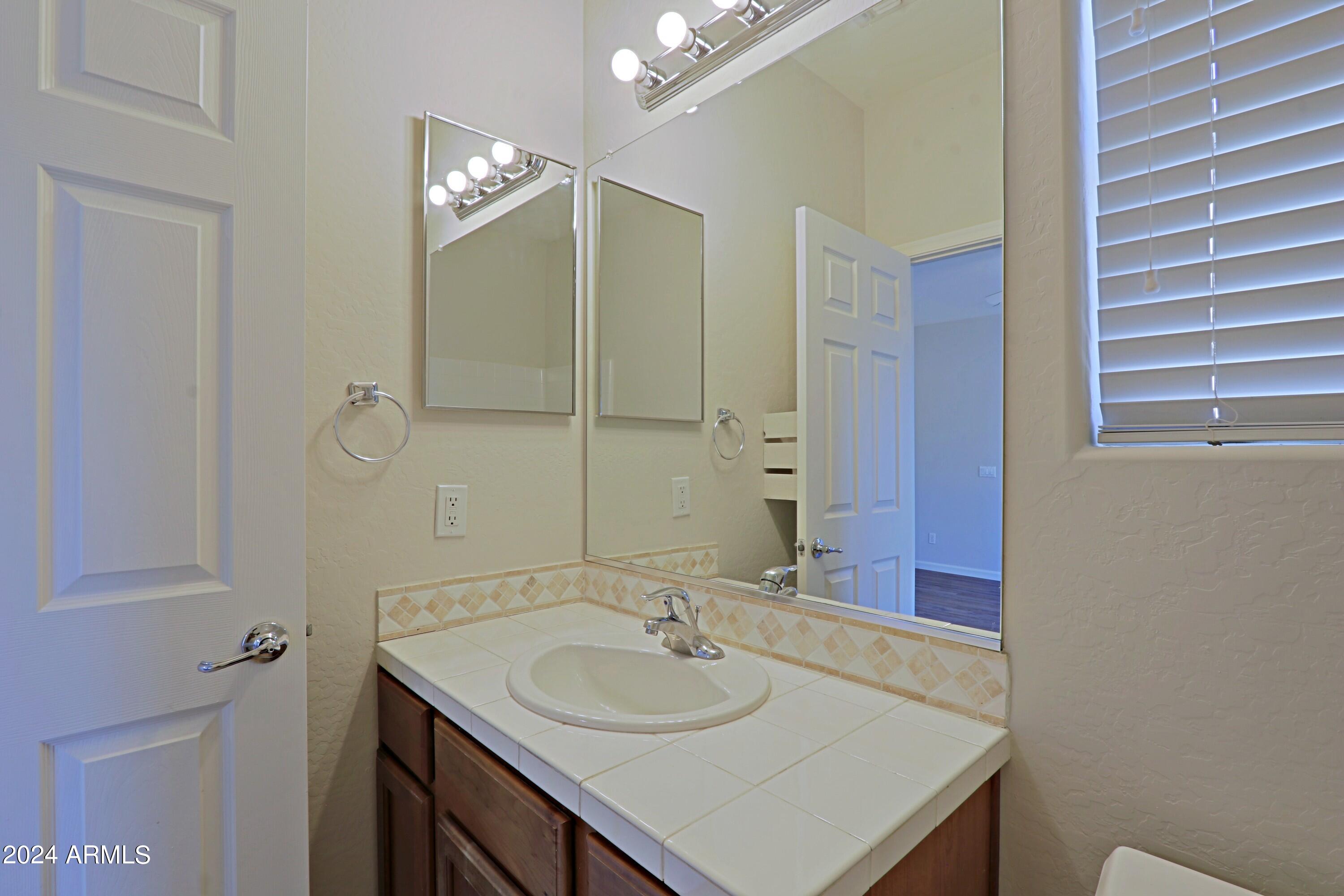 5319 West Beverly Road Laveen, AZ 85339 - Photo 28 of 50 Second bathroom