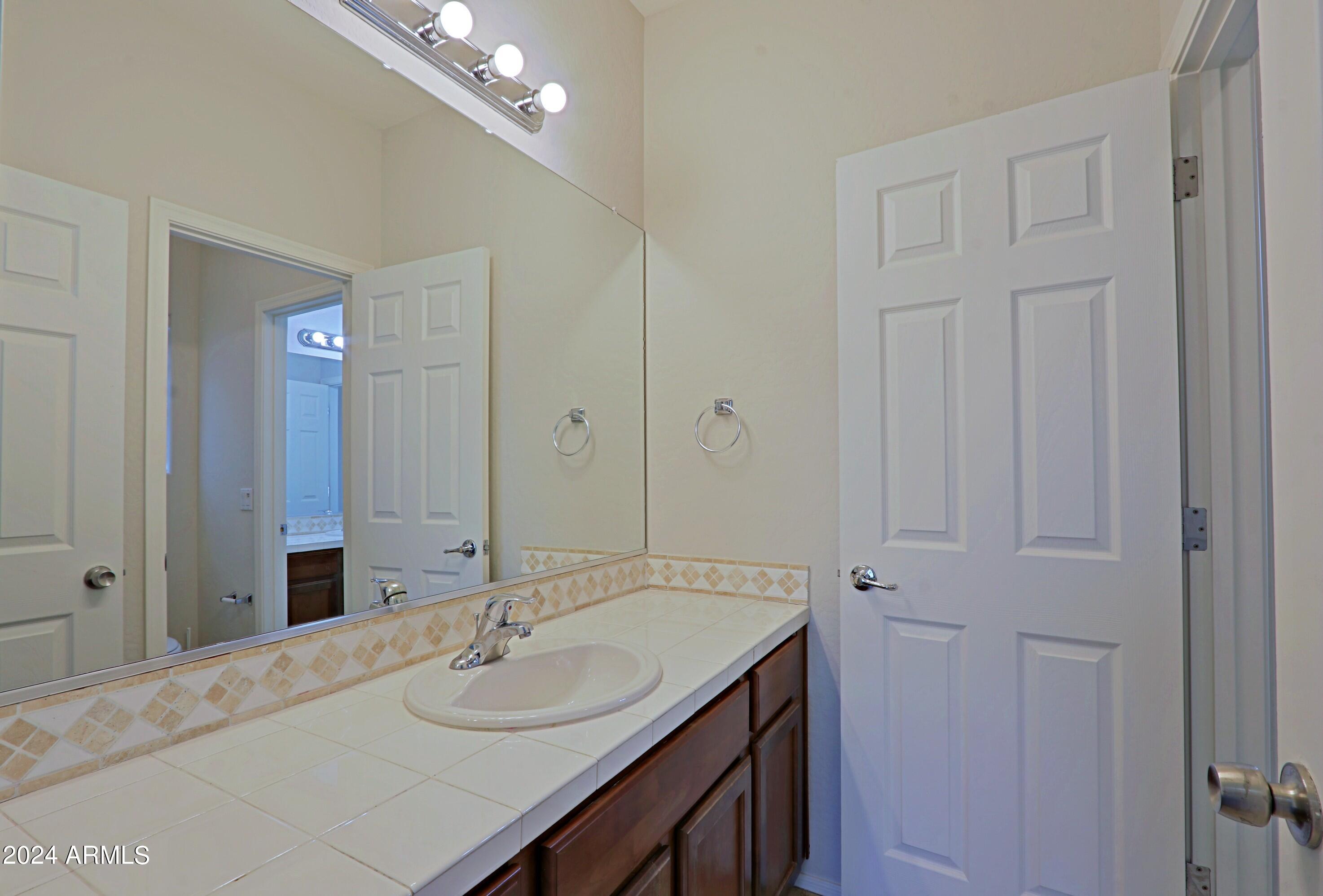 5319 West Beverly Road Laveen, AZ 85339 - Photo 34 of 50 Third bathroom