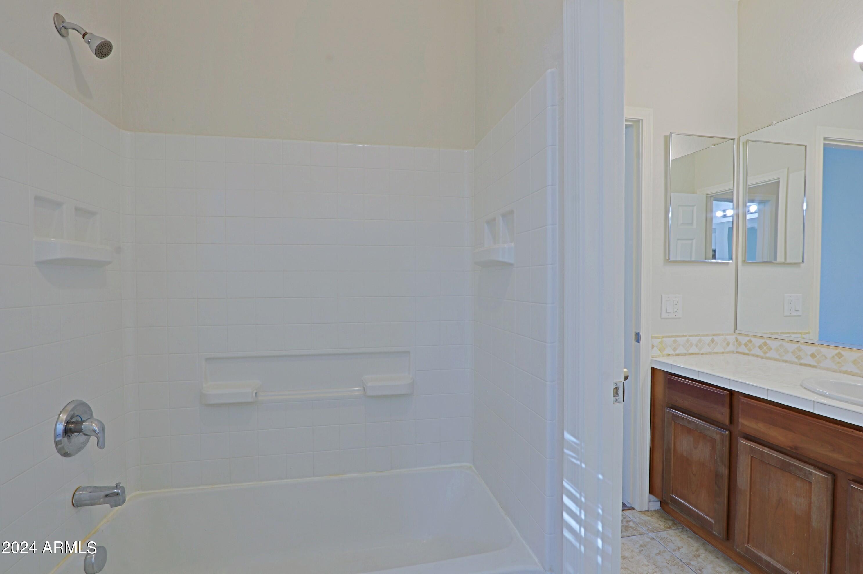5319 West Beverly Road Laveen, AZ 85339 - Photo 35 of 50 Third bathroom