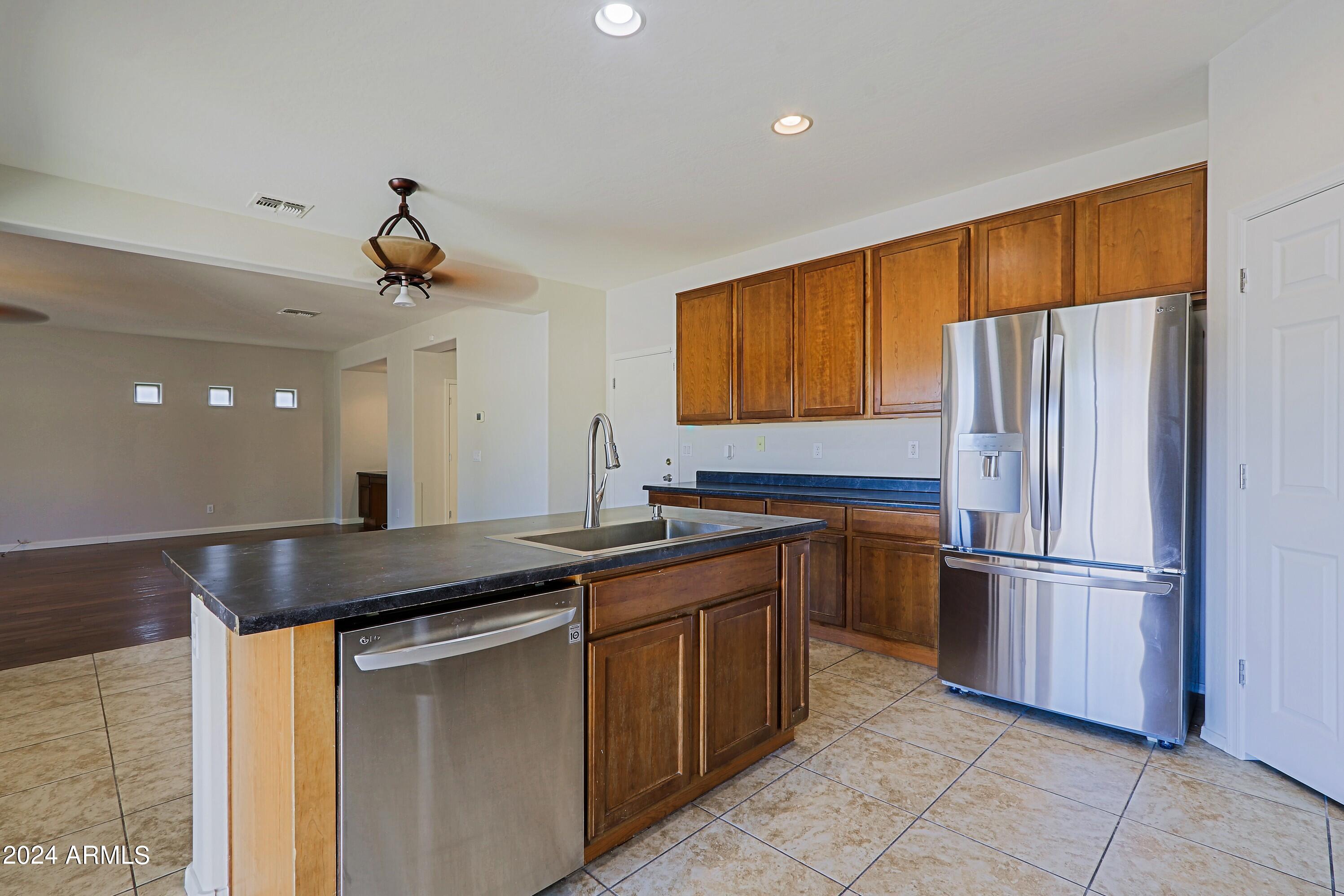 5319 West Beverly Road Laveen, AZ 85339 - Photo 4 of 50 Stainless steel appliances