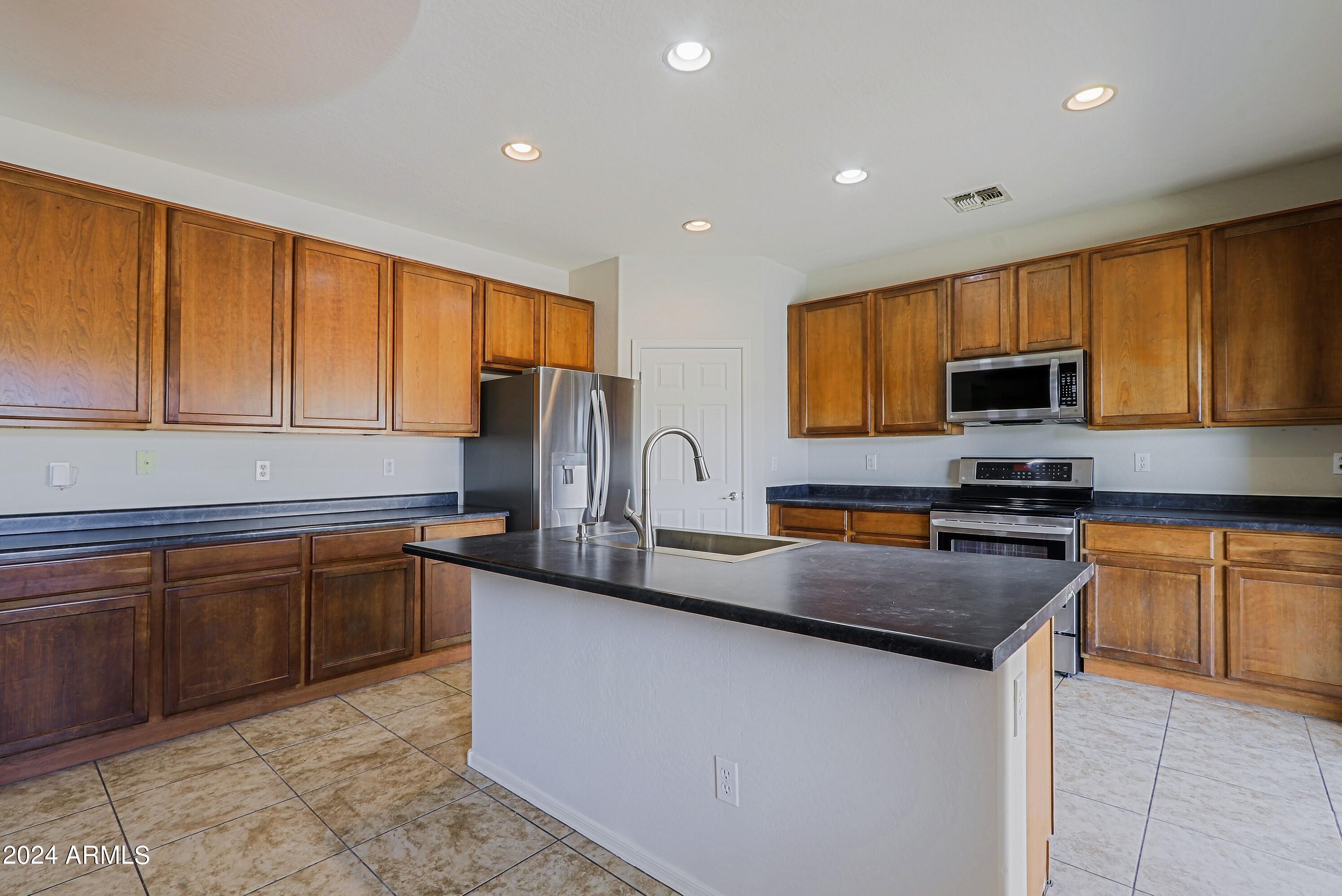 5319 West Beverly Road Laveen, AZ 85339 - Photo 8 of 50 Kitchen island