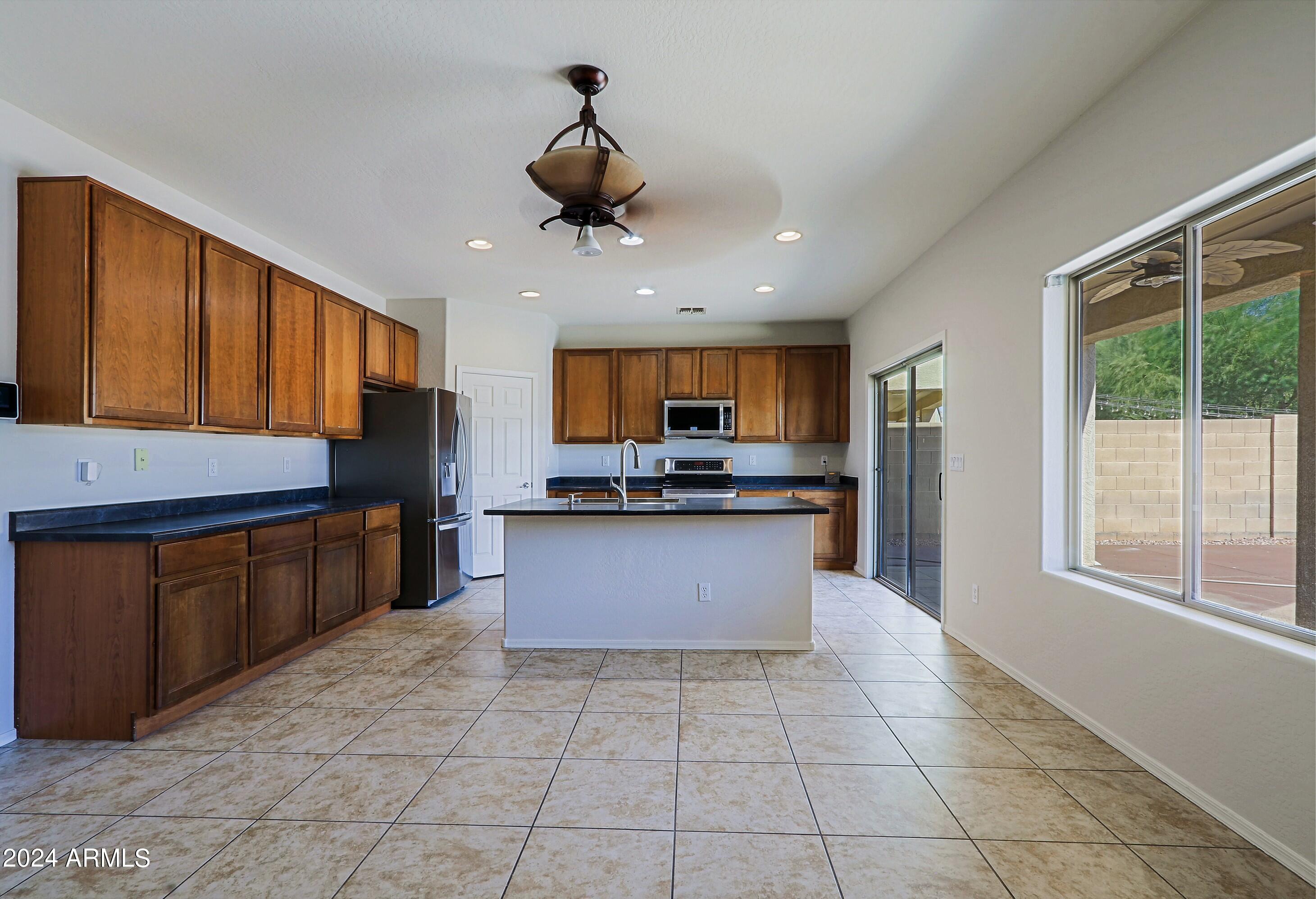 5319 West Beverly Road Laveen, AZ 85339 - Photo 9 of 50 Cabinet space