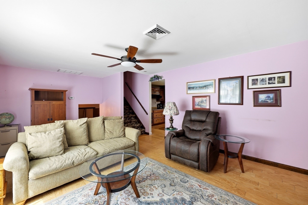 297 Montgomery Road Westfield, MA 01085 - Photo 9 of 41