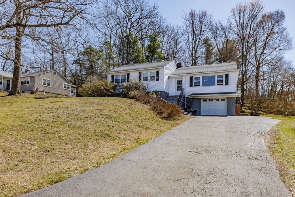 111 East Gooseberry Road West Springfield, MA 01089 - Photo 3 of 37