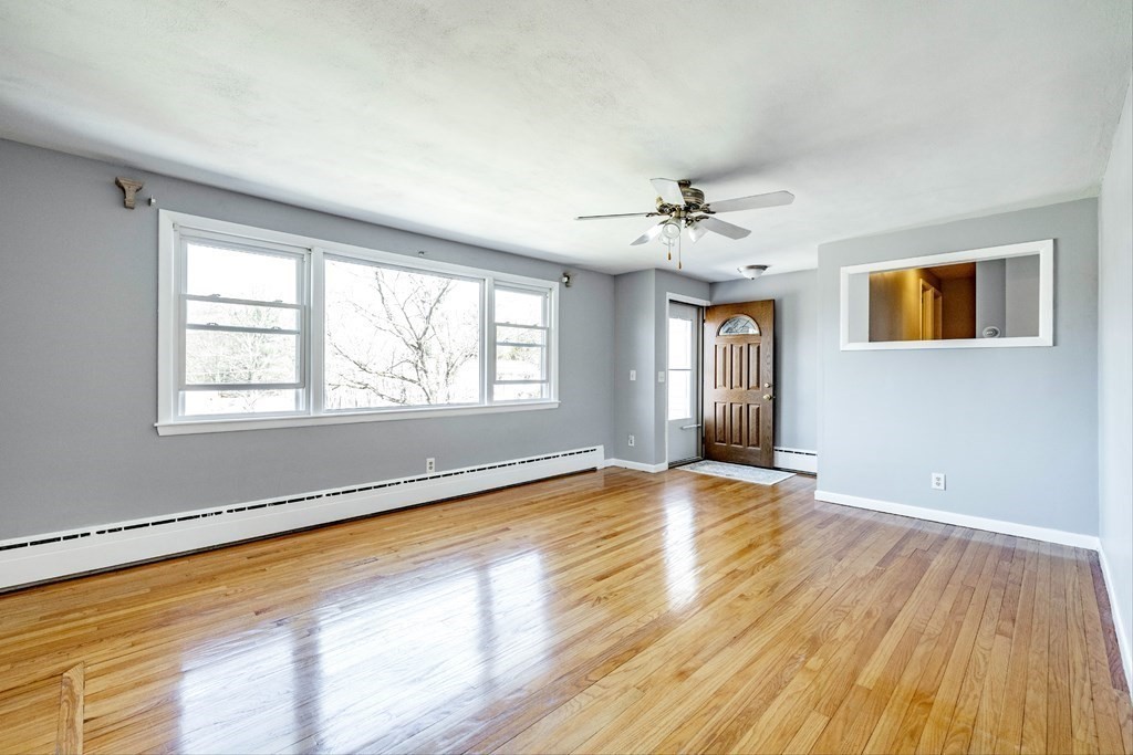111 East Gooseberry Road West Springfield, MA 01089 - Photo 5 of 37