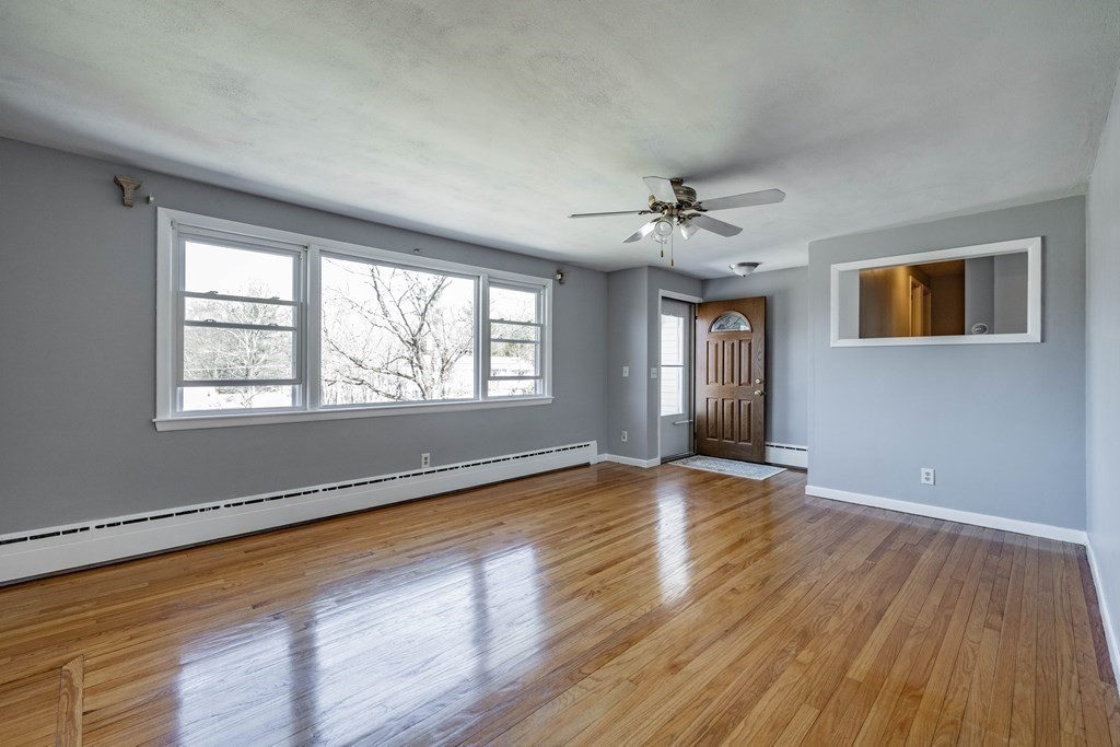 111 East Gooseberry Road West Springfield, MA 01089 - Photo 8 of 37