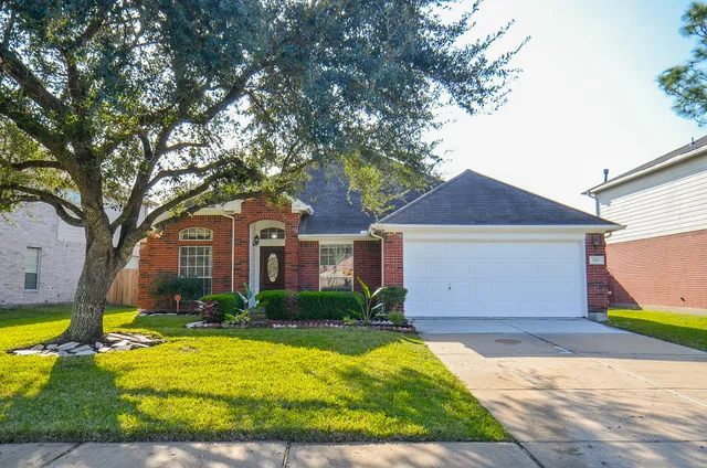 $2,300 | 2019 Magnolia Crest Lane, Sugar Land, TX 77478