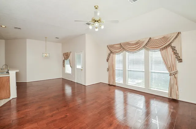 $2,300 | 2019 Magnolia Crest Lane, Sugar Land, TX 77478