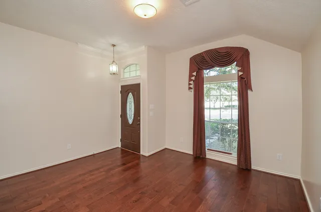 $2,300 | 2019 Magnolia Crest Lane, Sugar Land, TX 77478