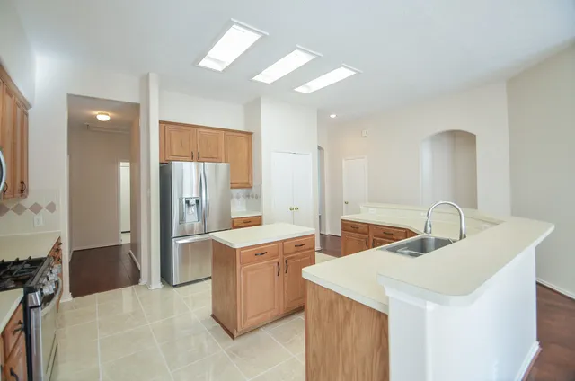 $2,300 | 2019 Magnolia Crest Lane, Sugar Land, TX 77478