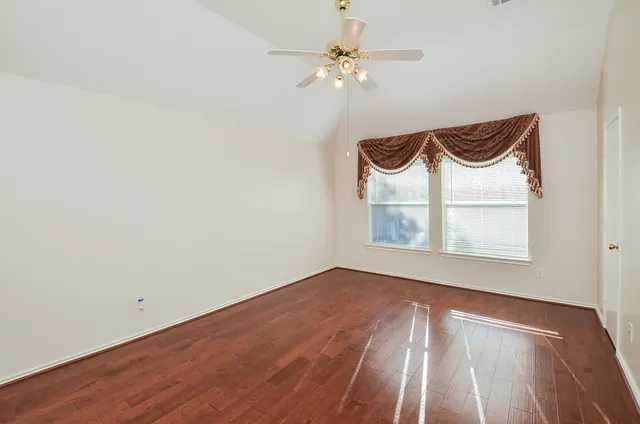 $2,300 | 2019 Magnolia Crest Lane, Sugar Land, TX 77478