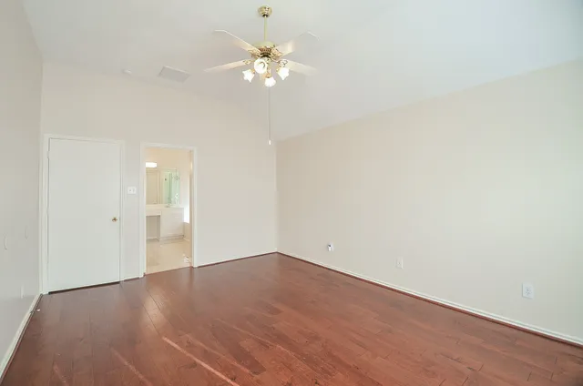 $2,300 | 2019 Magnolia Crest Lane, Sugar Land, TX 77478