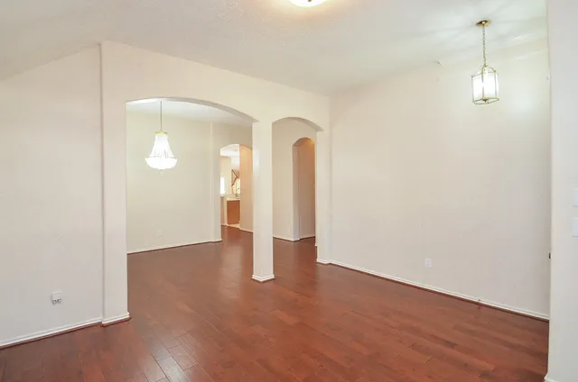 $2,300 | 2019 Magnolia Crest Lane, Sugar Land, TX 77478