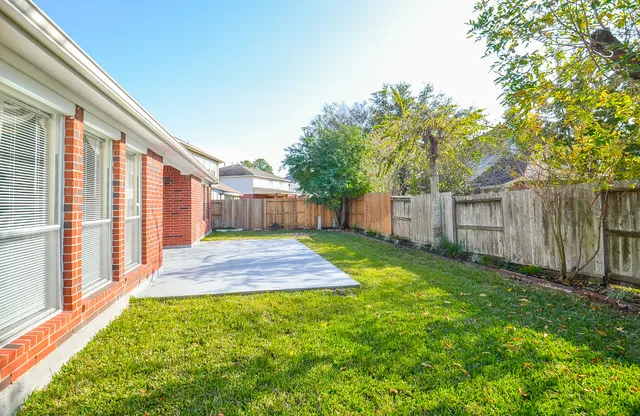 $2,300 | 2019 Magnolia Crest Lane, Sugar Land, TX 77478