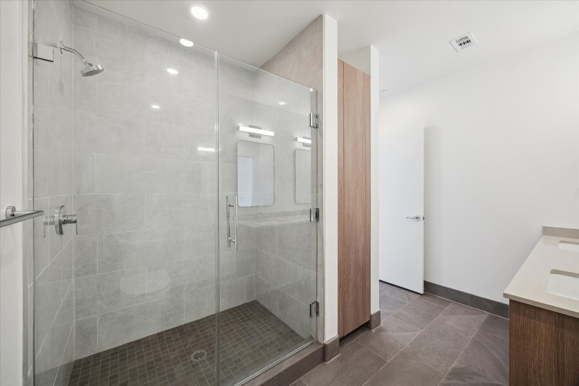 1 Riva Row, Unit 1018 The Woodlands, TX 77380 - Photo 11 of 43