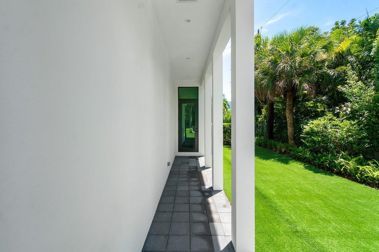 904 Bond Way Delray Beach, FL 33483 - Photo 4 of 33 004-904BondWay-DelrayBeach-FL-33483-SMAL