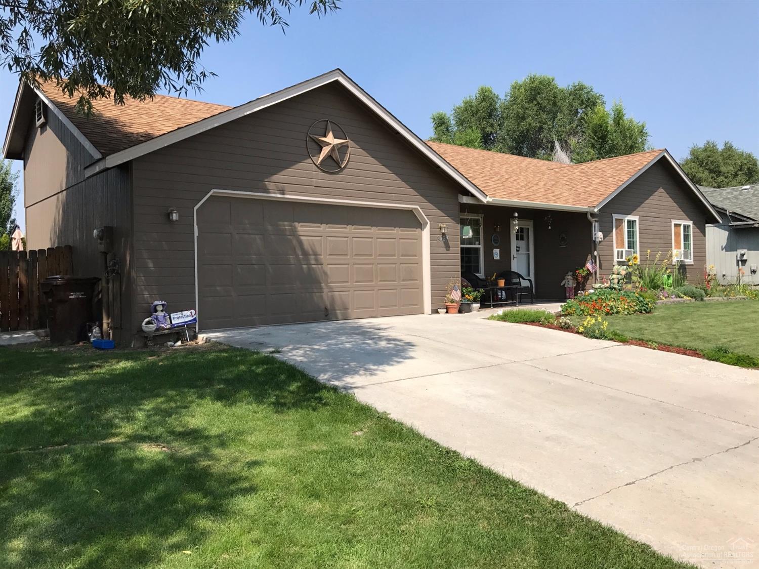 2829 Southwest 25th Street Redmond, OR 97756 - Photo 3 of 22 Gallery Image 3
