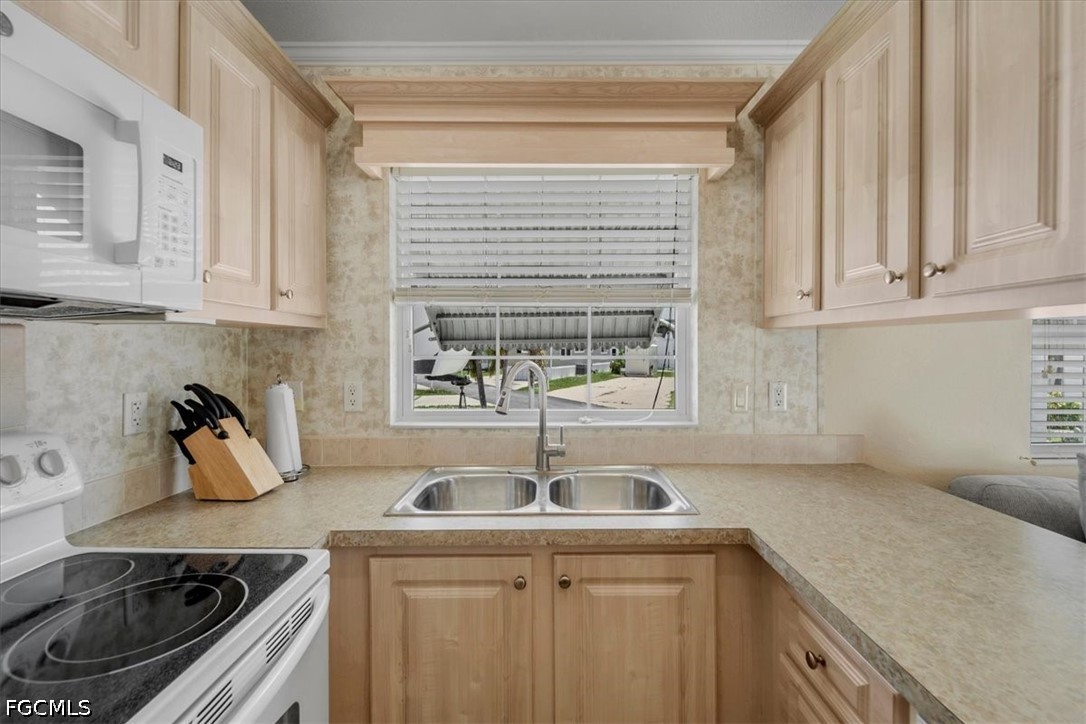 1159 Daniels Road, Unit 74 Moore Haven, FL 33471 - Photo 13 of 39