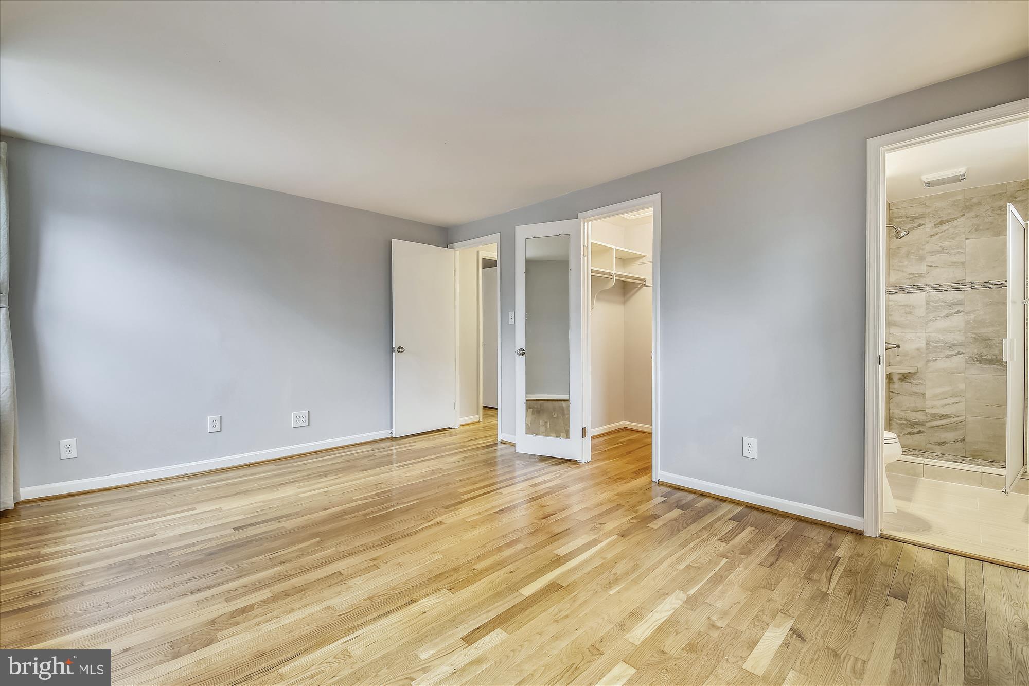 8501 Aqueduct Road Potomac, MD 20854 - Photo 16 of 29 Master bedroom